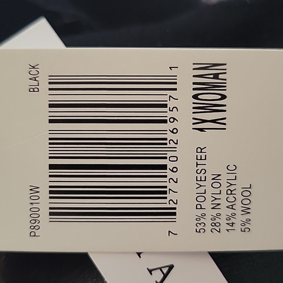 Woman's winter skirt, will fit a size 16-18 - Picture 8 of 8